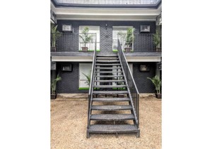 New Listing! Thrifty & Functional 2 BD near AUS and downtown