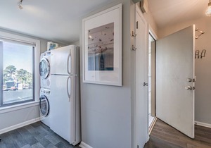 NEW LISTING - Renovated Ocean Front Harbor Island Villa