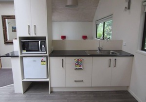 New Modern Muriwai Studio