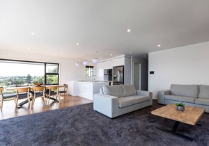 NEW! Oakura Beach Front Apt #2