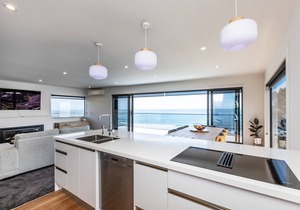 NEW! Oakura Beach Front Apt #2
