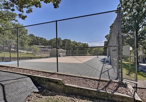 NEW! Osage Beach Condo w / pools and boat dock access