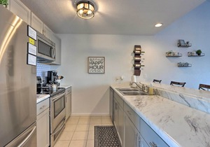 NEW! Osage Beach Condo w / pools and boat dock access