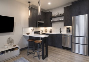New! Park Ave Flat 12, Brand new Luxury Condo, Minutes to Everything!