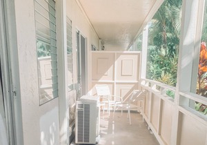 NEW! Plantation Hale Suites J8, Garden View, Ground Floor, AC, Walk to Beach