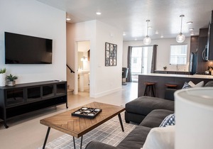 New poolside Luxury townhouse in The Lofts