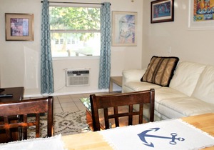 NEW Seahorse Apartment - Pet Friendly
