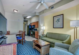 · NEW! Stunning Condo, Sleeps 6. Waterpark, Pools and Lazy Rivers!