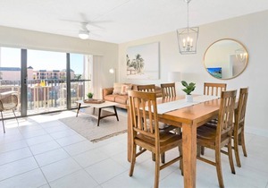 NEW Stylish & Bright Penthouse w/Ocean Views ♥