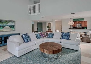 NEW! Walk to the Beach Juno Beauty w/ Pool & Bikes