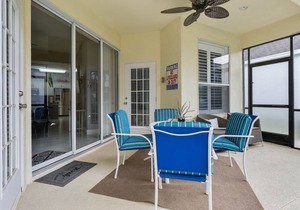 Newly furnishedl pool and spa property for up to 8 guests
