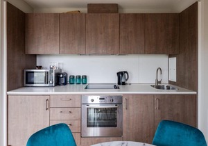 Newly refurbished 1 bed w balcony, Elephant Castle and Kennington, by GuestReady