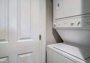 Newly Remodeled Cottage! 2 Golf Carts, Easy Access to the Pool & Beach, Tram!
