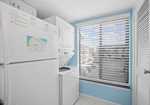 Newly Renovated! Pool View and Short Walk to the Beach
