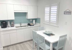Newly Renovated - Modern Apartment 4 of 4