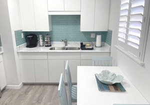 Newly Renovated - Modern Apartment 4 of 4