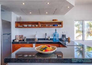 Newly Updated Beachfront Condo with Terrace, Pool & Daily Service
