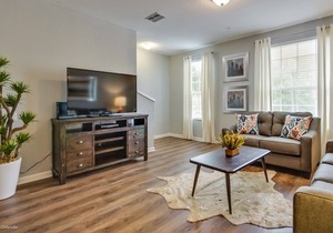 Newly Updated Condo, Minutes to Disney/Universal!