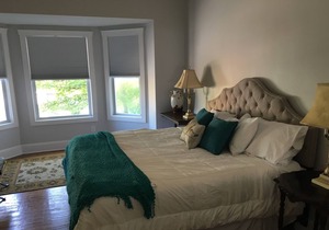 Newport Inn #1 - Walk to Levee and Downtown Cincinnati/REDS! Parking Included!!