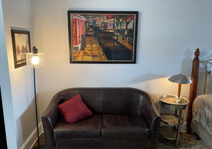 Newport Inn #2 - Walk to Levee and Downtown Cincinnati/REDS! Parking Included!!