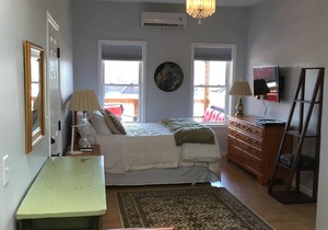 Newport Inn #3 - Walk to Levee and Downtown Cincinnati/REDS! Parking Included!!