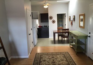 Newport Inn #3 - Walk to Levee and Downtown Cincinnati/REDS! Parking Included!!
