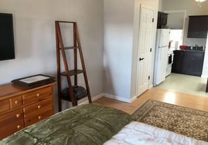 Newport Inn #3 - Walk to Levee and Downtown Cincinnati/REDS! Parking Included!!