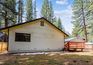 Next Tahoe adventure, Close to Heavenly, Classic One-Level Cabin only steps from the River!