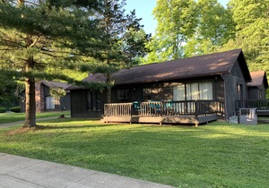 Next to Apple Valley Golf Course! Clean, Comfortable, Peaceful!
