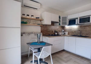 Nice amenities, close to beaches, swimming pool 232L/PY