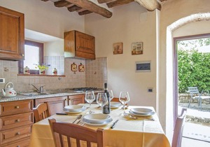 Nice apartment in San Donato in P. FI