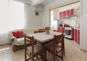 Nice apartment in Kastel Kambelovac