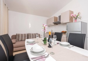 Nice apartment in Biograd with WiFi