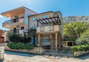Nice Apartment In Bosana With Wifi