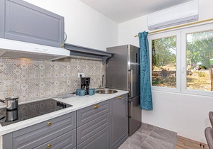 Nice apartment in Danilo with WiFi