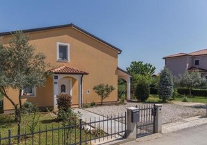 Nice Apartment In Kastel With Kitchen