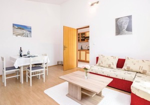 Nice apartment in Podgradina with WiFi