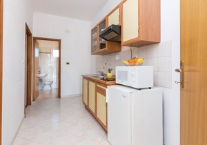 Nice apartment in Podgradina with WiFi