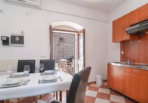 Nice apartment in Pucisca with WiFi