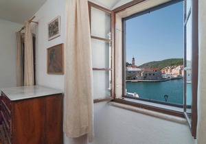 Nice apartment in Pucisca with WiFi
