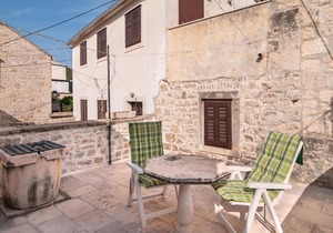 Nice apartment in Pucisca with WiFi