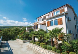 Nice apartment in Rabac with kitchen