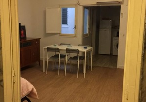 Nice apartment in the historic and commercial center of Reus.