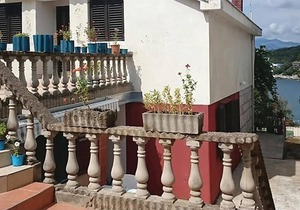 Nice apartment in Utjeha with kitchen