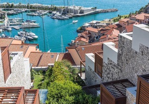 Nice apartment with sea view, located a few hundred meters from the sandy beach.