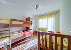 Nice apartment with a large garden and BBQ between Split and Trogir