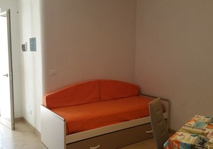 Nice brand new apartment near the sea and the center.