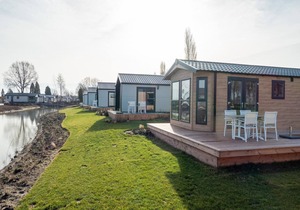 Nice chalet with dishwasher, near the river Maas