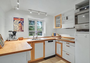 Nice cottage with wood stove and idyllic garden, close to wonderful sandy beach.