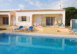 Nice holiday in the Algarve with private pool and sea view in Albufeira